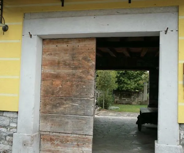 Διαμέρισμα Domacija Linc Rodik